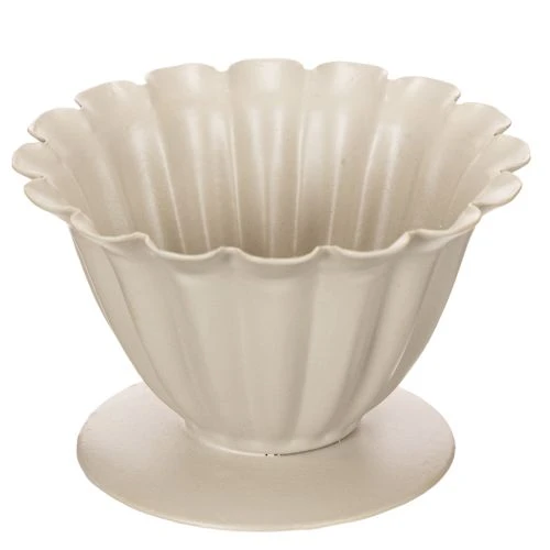 Artikel Cremefarbene Schale aus Blech in Blütenkelchform, 9 cm